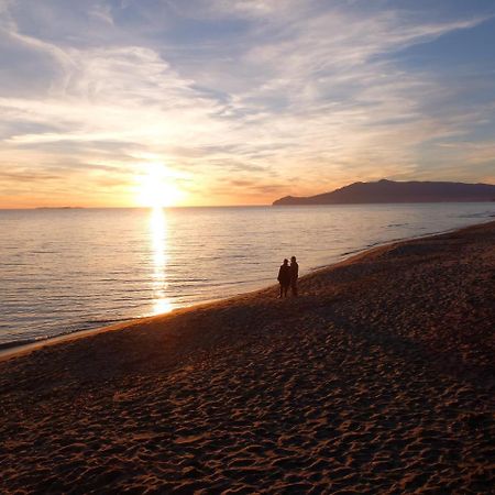 Hotel Cala Di Forno フォンテブランダ エクステリア 写真