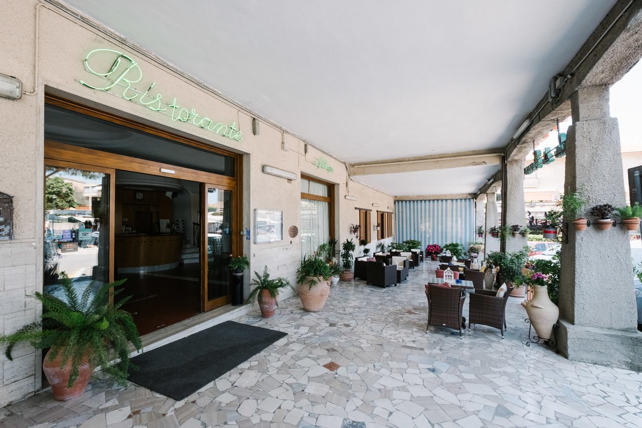 Hotel Cala Di Forno フォンテブランダ エクステリア 写真