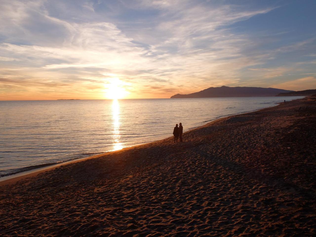 Hotel Cala Di Forno フォンテブランダ エクステリア 写真